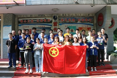 新都控股手制花盆，喜迎五一活動(dòng)